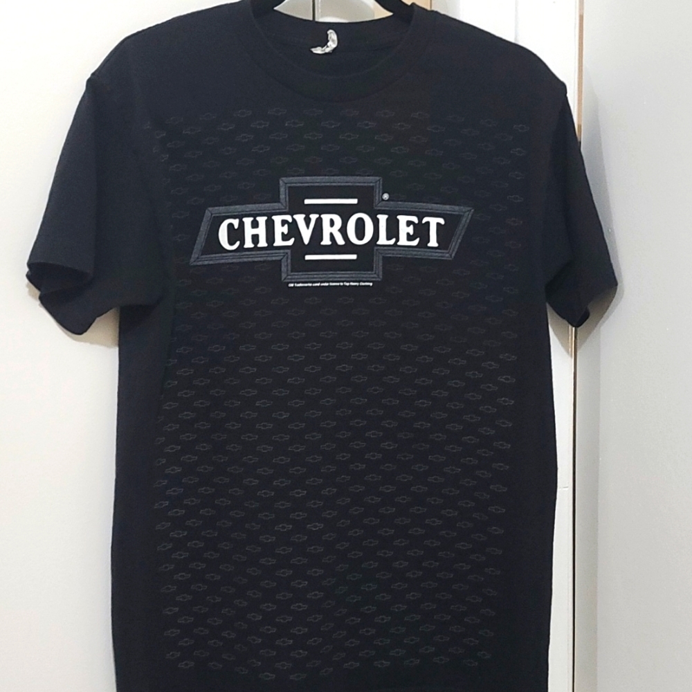 Men's Medium Slim Shirt Chevrolet Tshirt